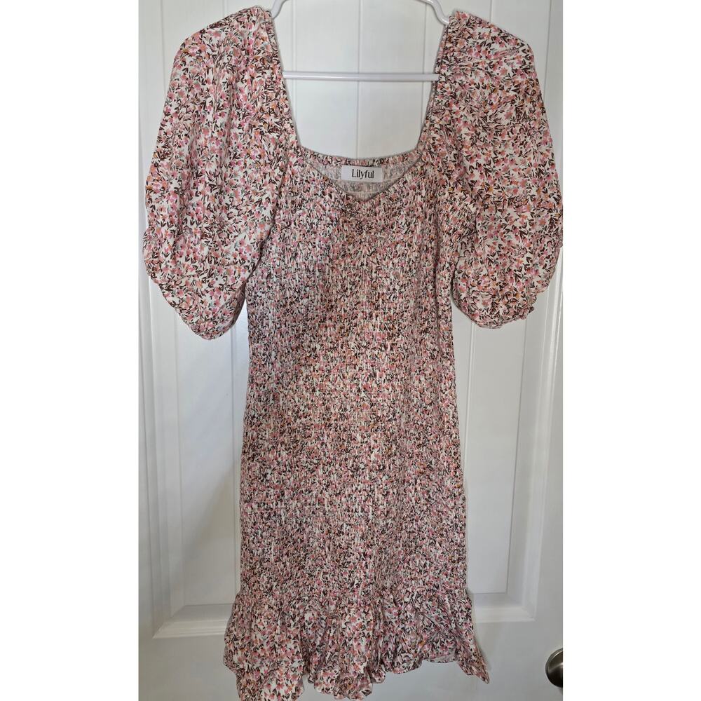 Lilyful Smocked Fittted Dress with Puff Sleeve Size Small NWOT